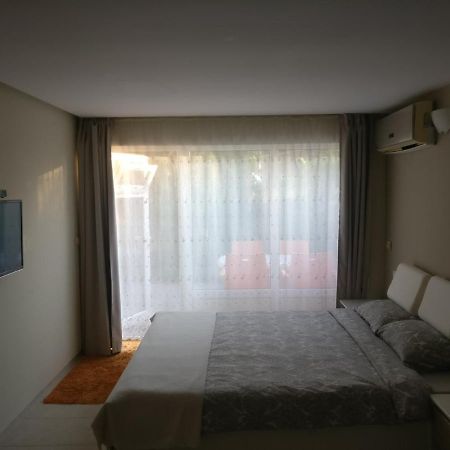 Treti Mart North Apartment Primorsko Exterior photo